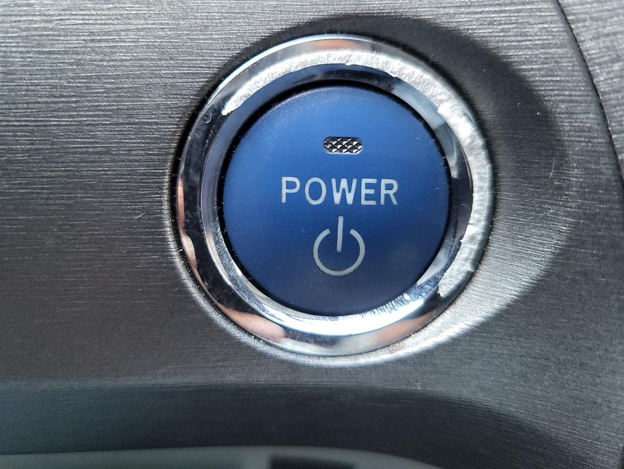 Toyota Prius Four 2015
