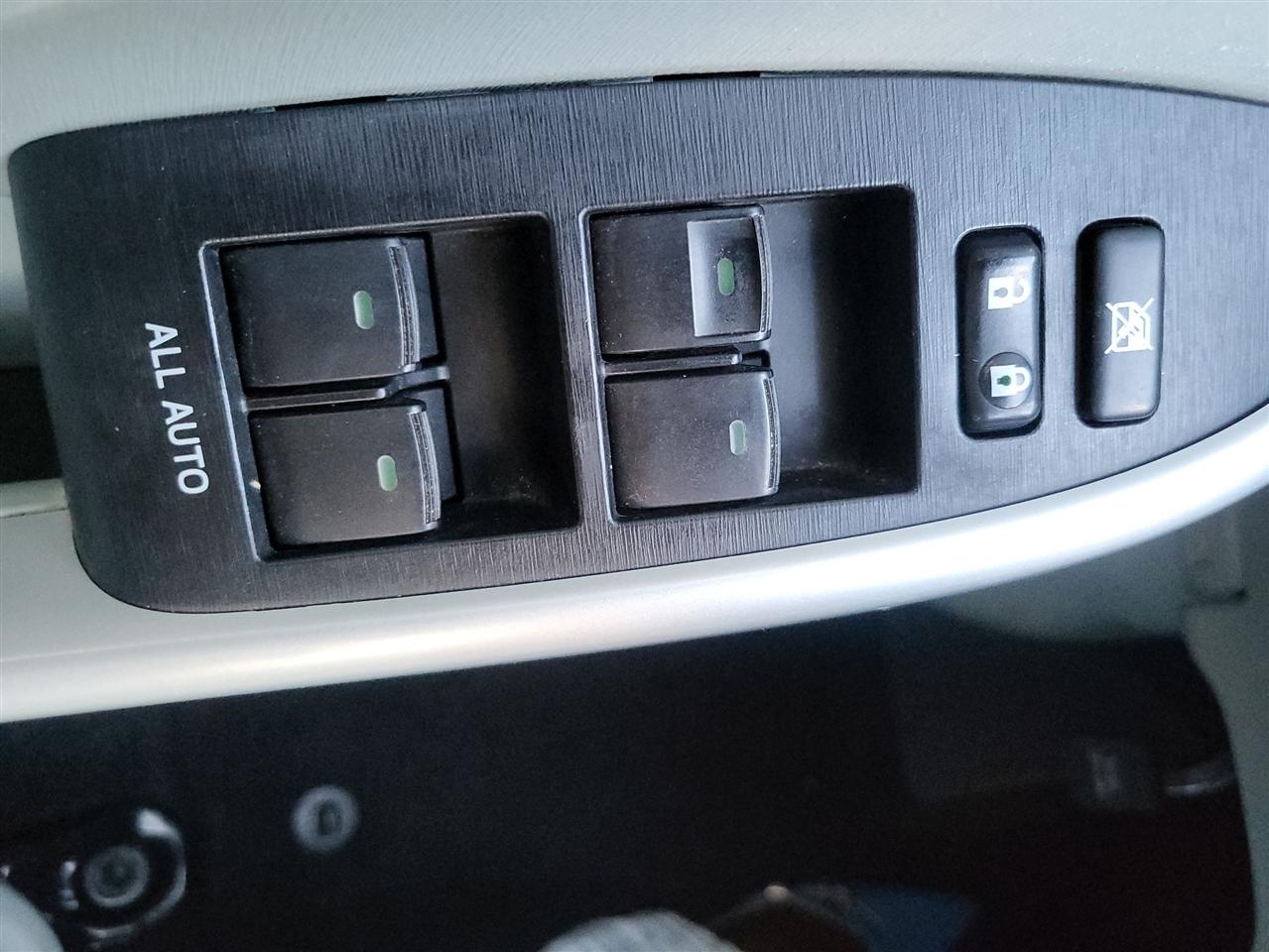 Toyota Prius Four 2015