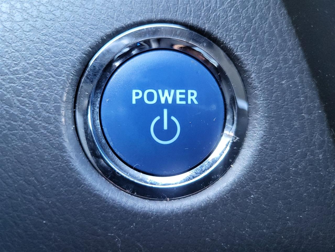 Toyota Camry Hybrid LE 2018