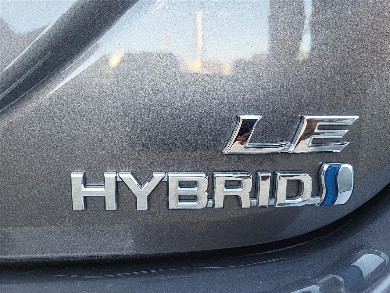 Toyota Camry Hybrid LE 2018