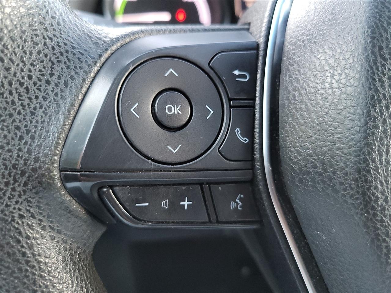 Toyota Camry Hybrid LE 2018