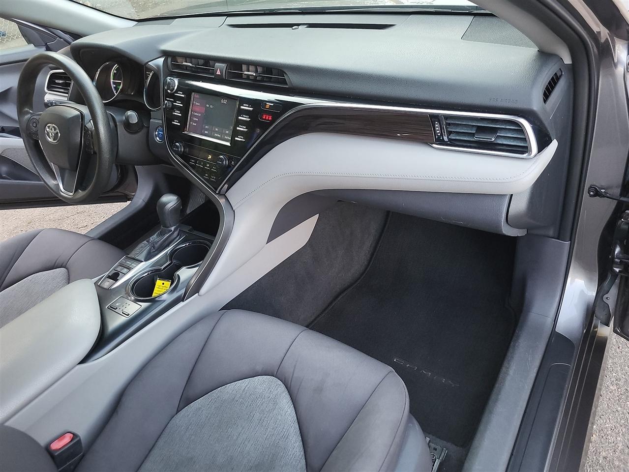 Toyota Camry Hybrid LE 2018