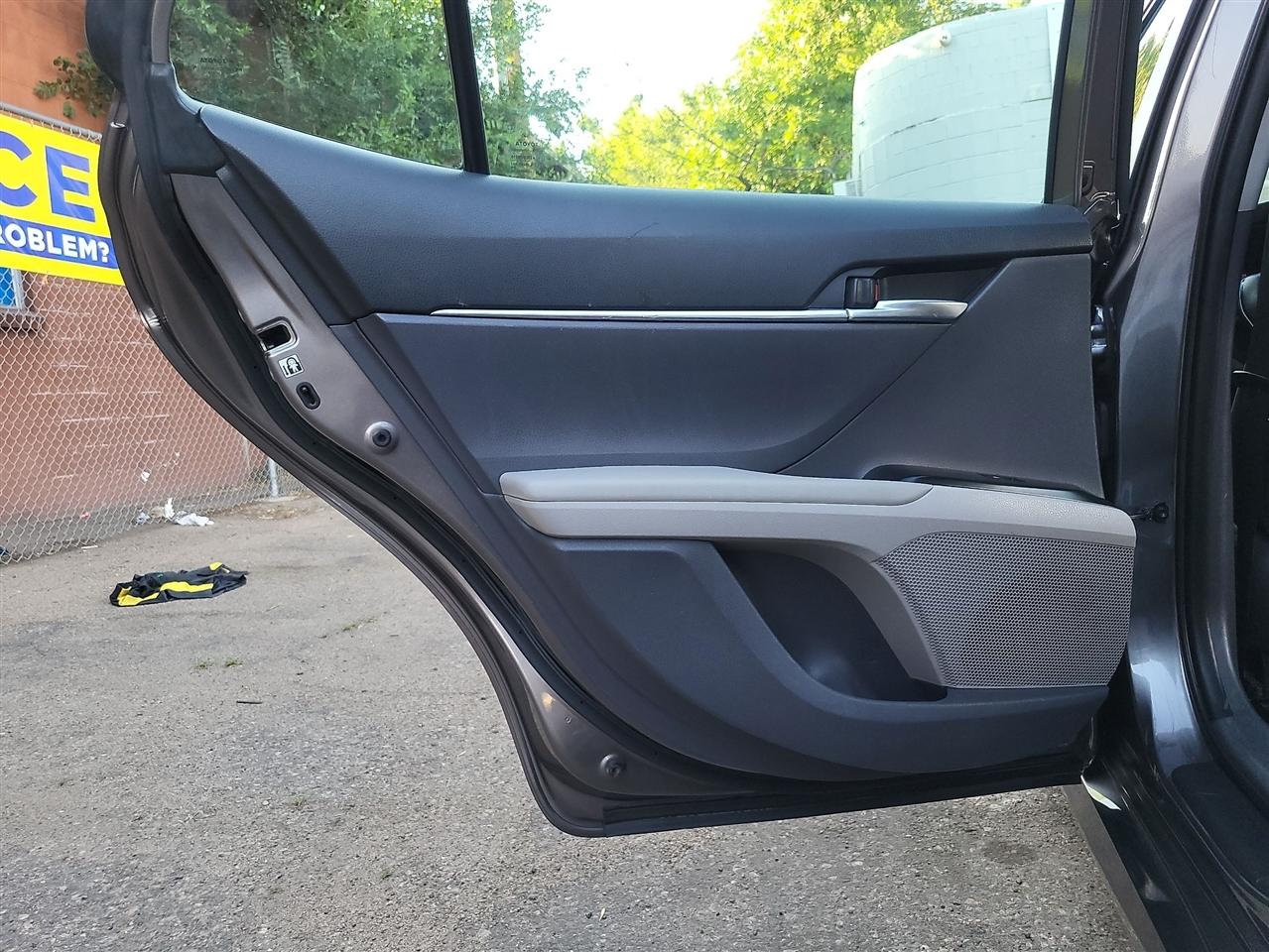 Toyota Camry Hybrid LE 2018