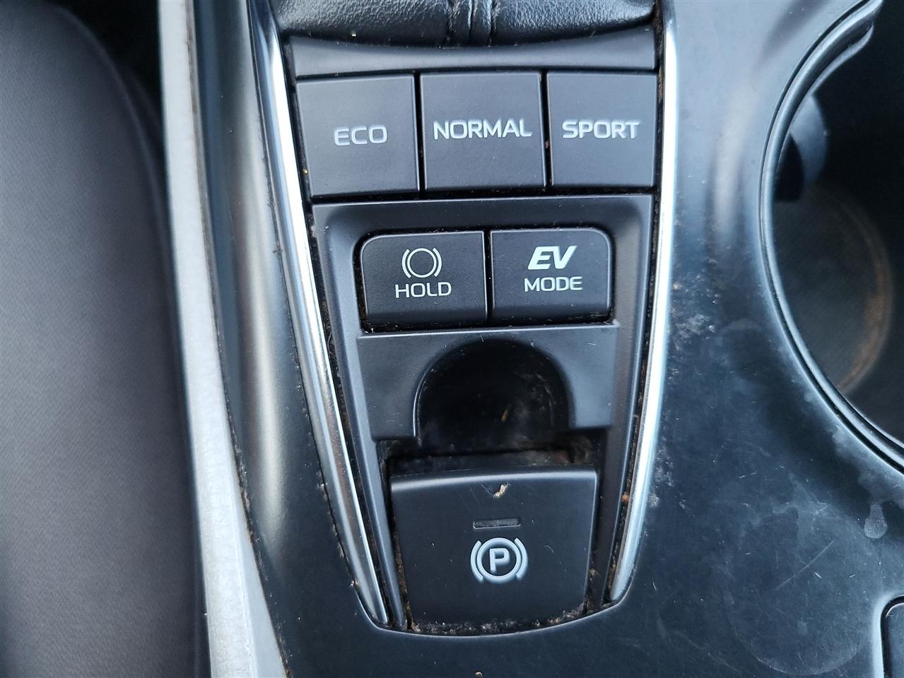 Toyota Camry Hybrid LE 2018
