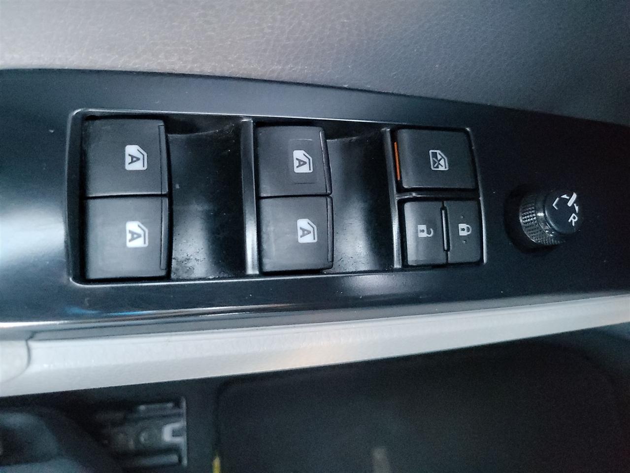 Toyota Camry Hybrid LE 2018
