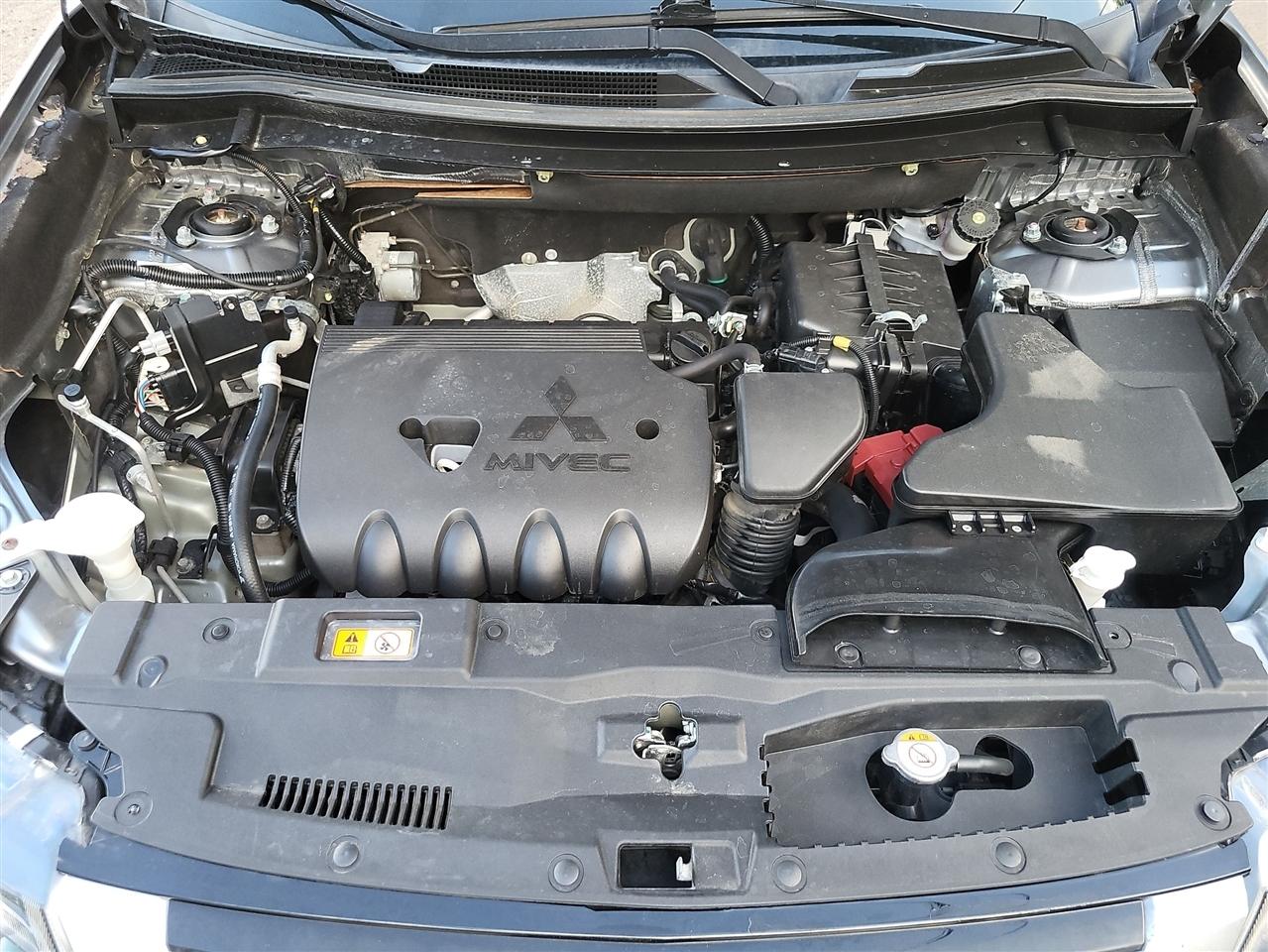 Mitsubishi Outlander SE 2WD 2020