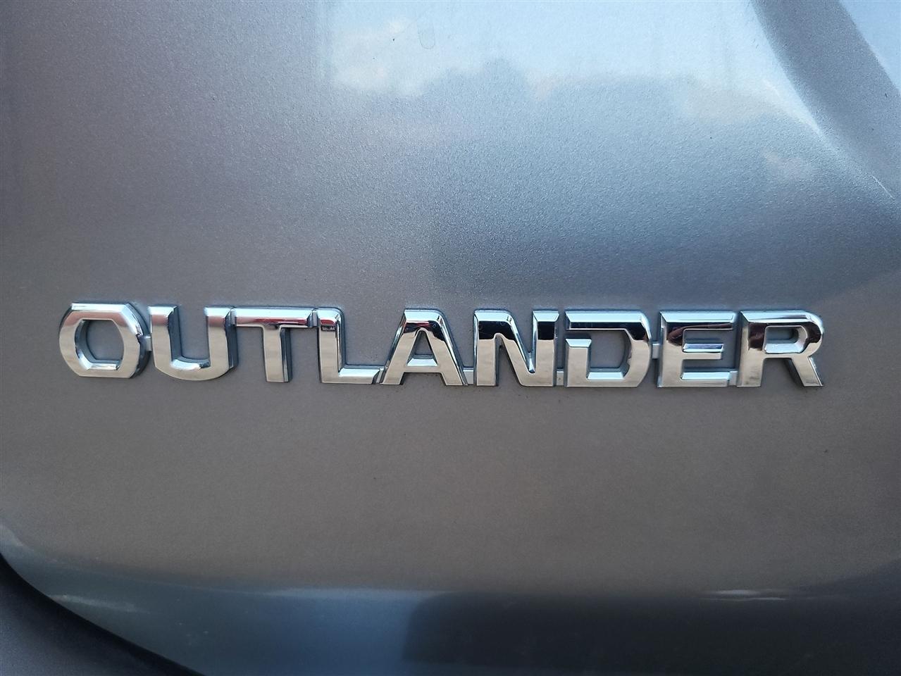 Mitsubishi Outlander SE 2WD 2020