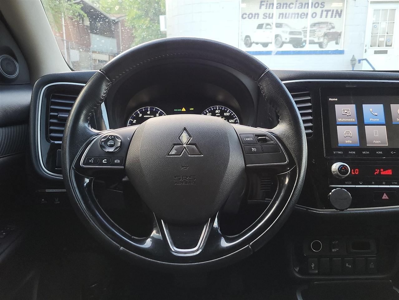 Mitsubishi Outlander SE 2WD 2020