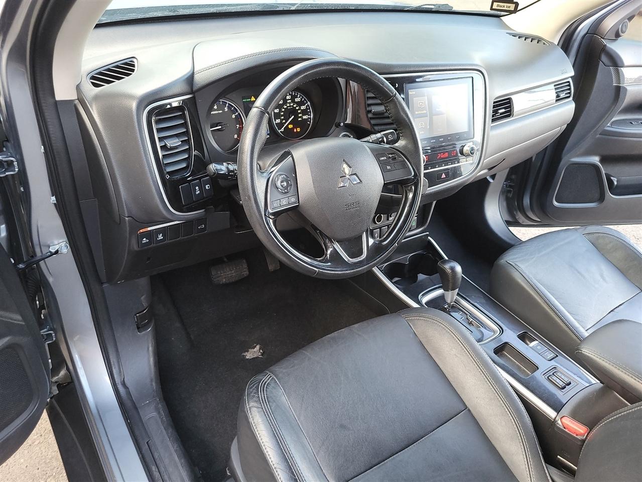 Mitsubishi Outlander SE 2WD 2020