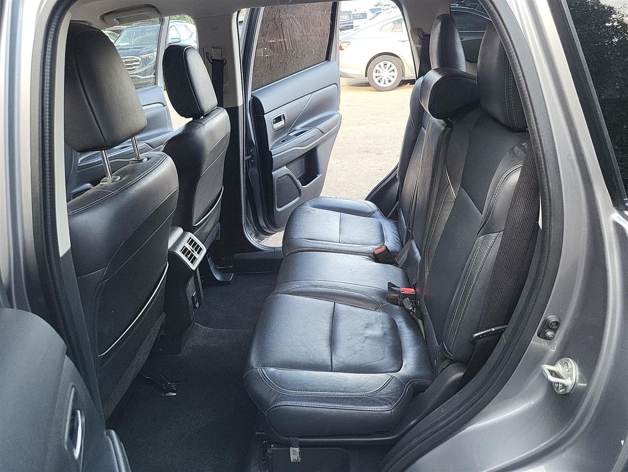 Mitsubishi Outlander SE 2WD 2020