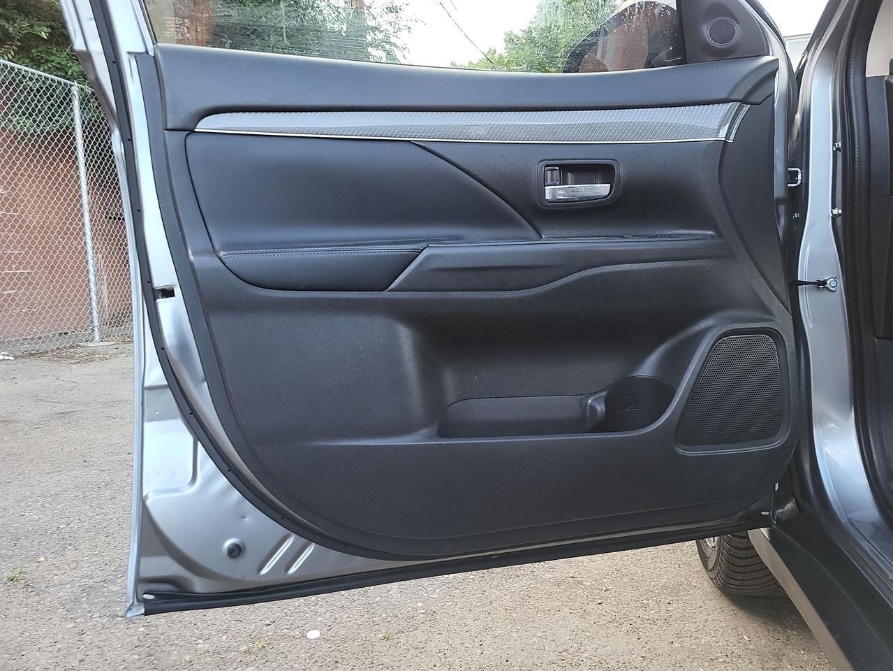 Mitsubishi Outlander SE 2WD 2020