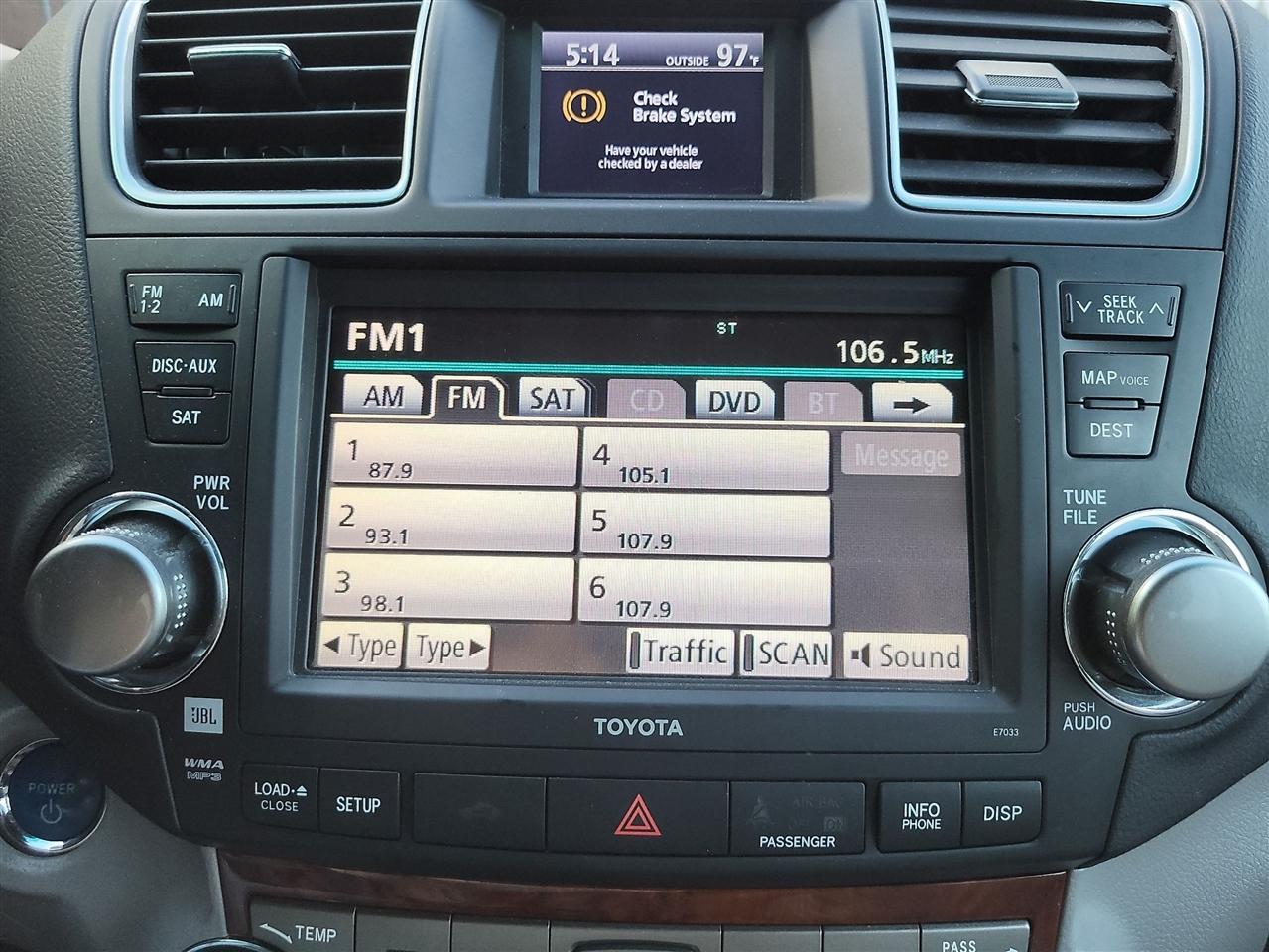 Toyota Highlander Hybrid Limited 4WD 2011