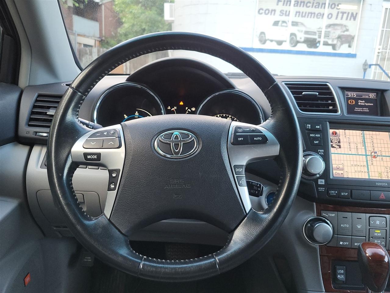 Toyota Highlander Hybrid Limited 4WD 2011