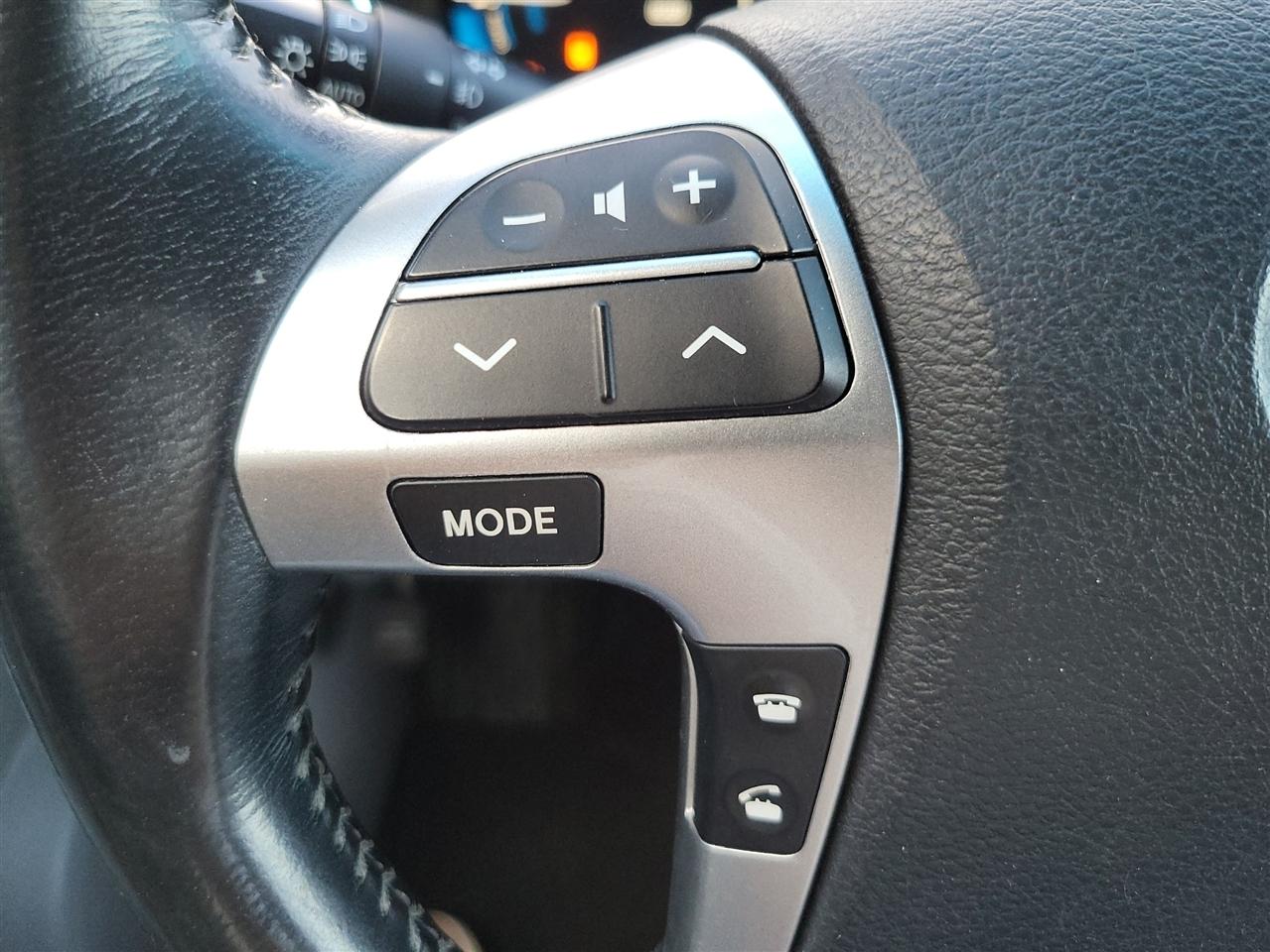 Toyota Highlander Hybrid Limited 4WD 2011
