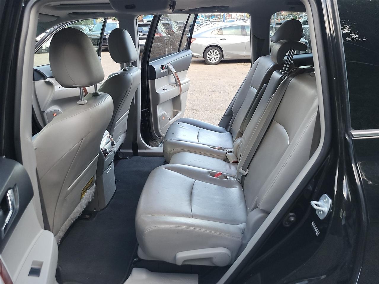 Toyota Highlander Hybrid Limited 4WD 2011