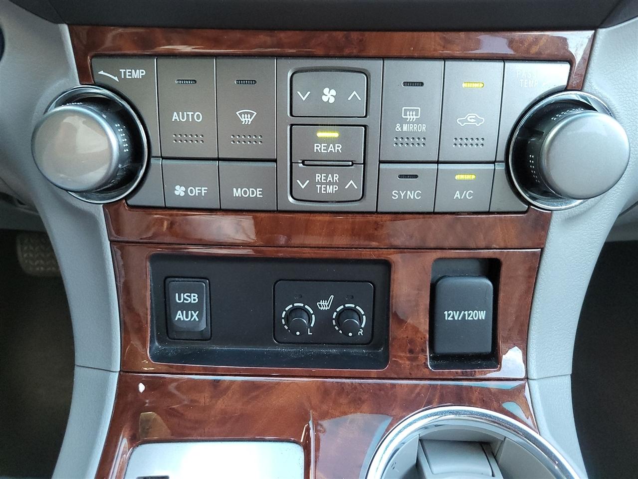 Toyota Highlander Hybrid Limited 4WD 2011