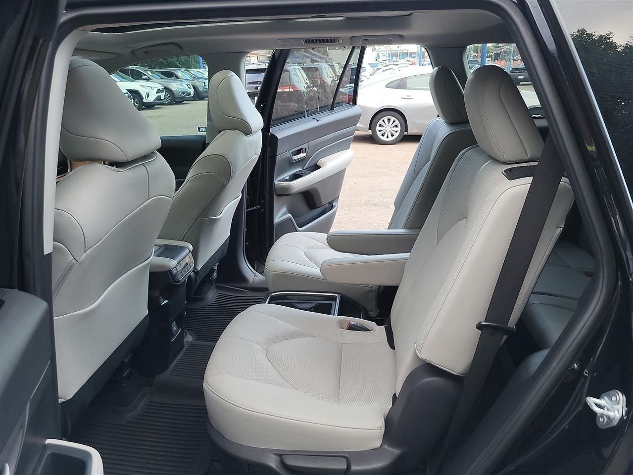 Toyota Grand Highlander Hybrid Limited AWD 2024