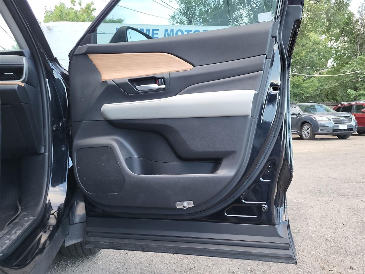 Toyota Grand Highlander Hybrid Limited AWD 2024