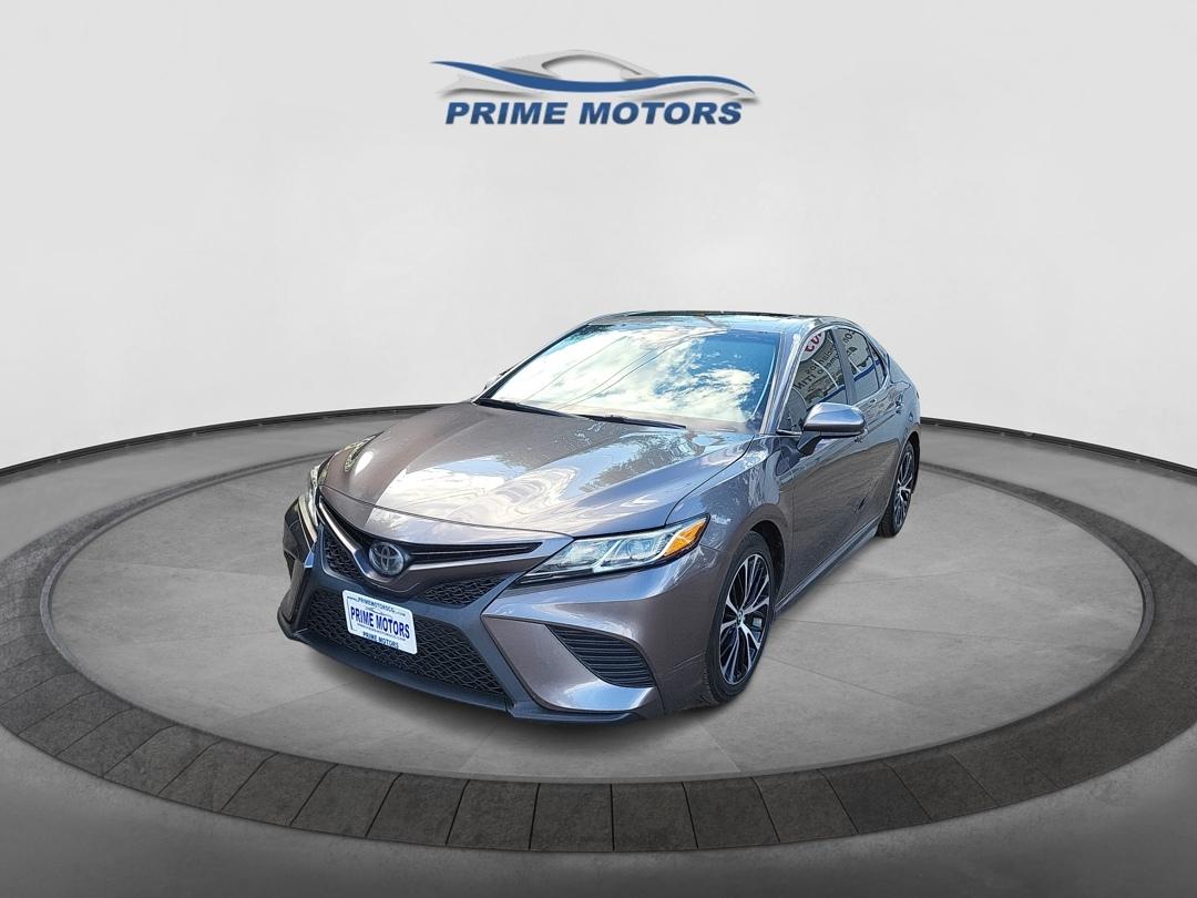 Toyota Camry SE 2020