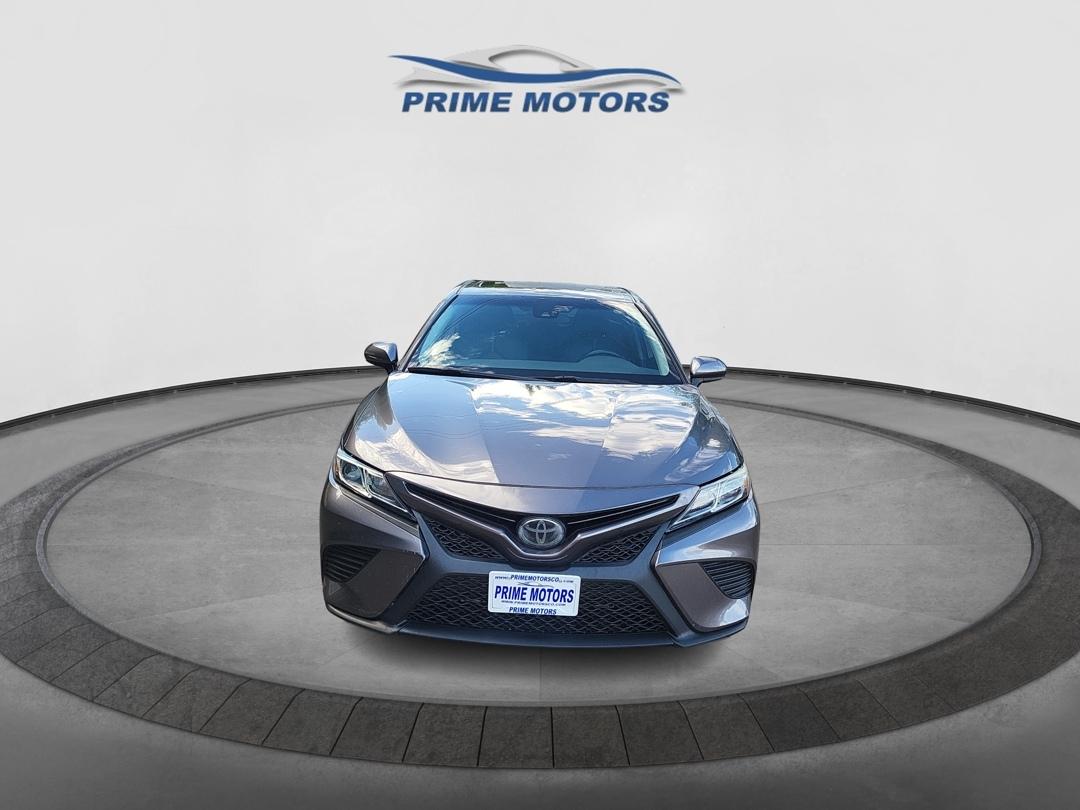 Toyota Camry SE 2020