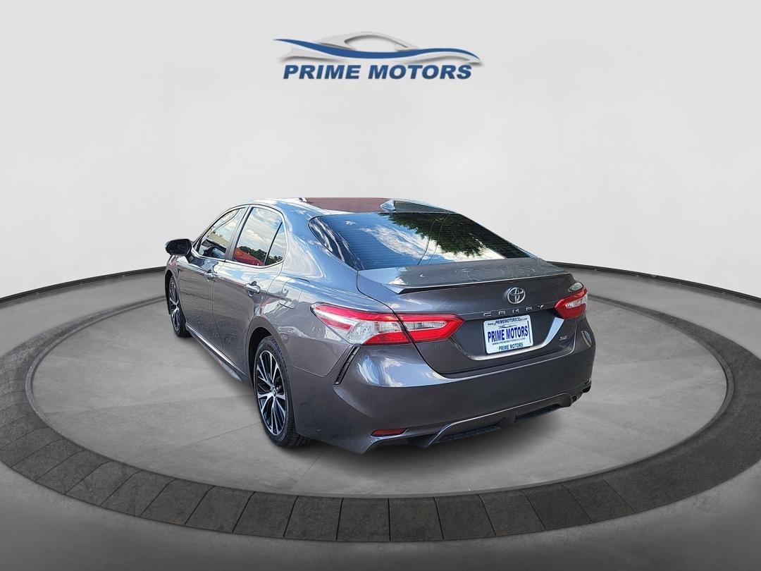 Toyota Camry SE 2020