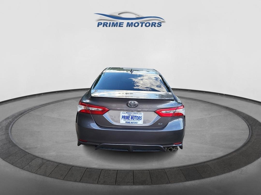 Toyota Camry SE 2020