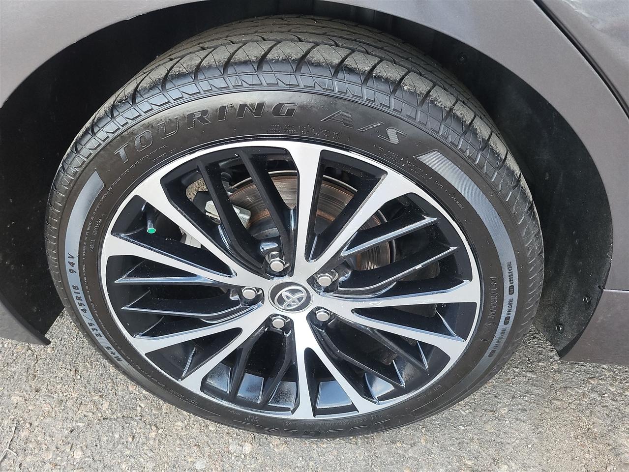 Toyota Camry SE 2020