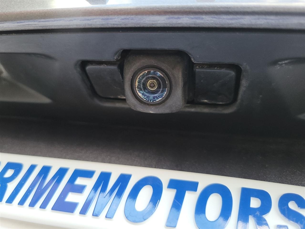 Toyota Camry SE 2020