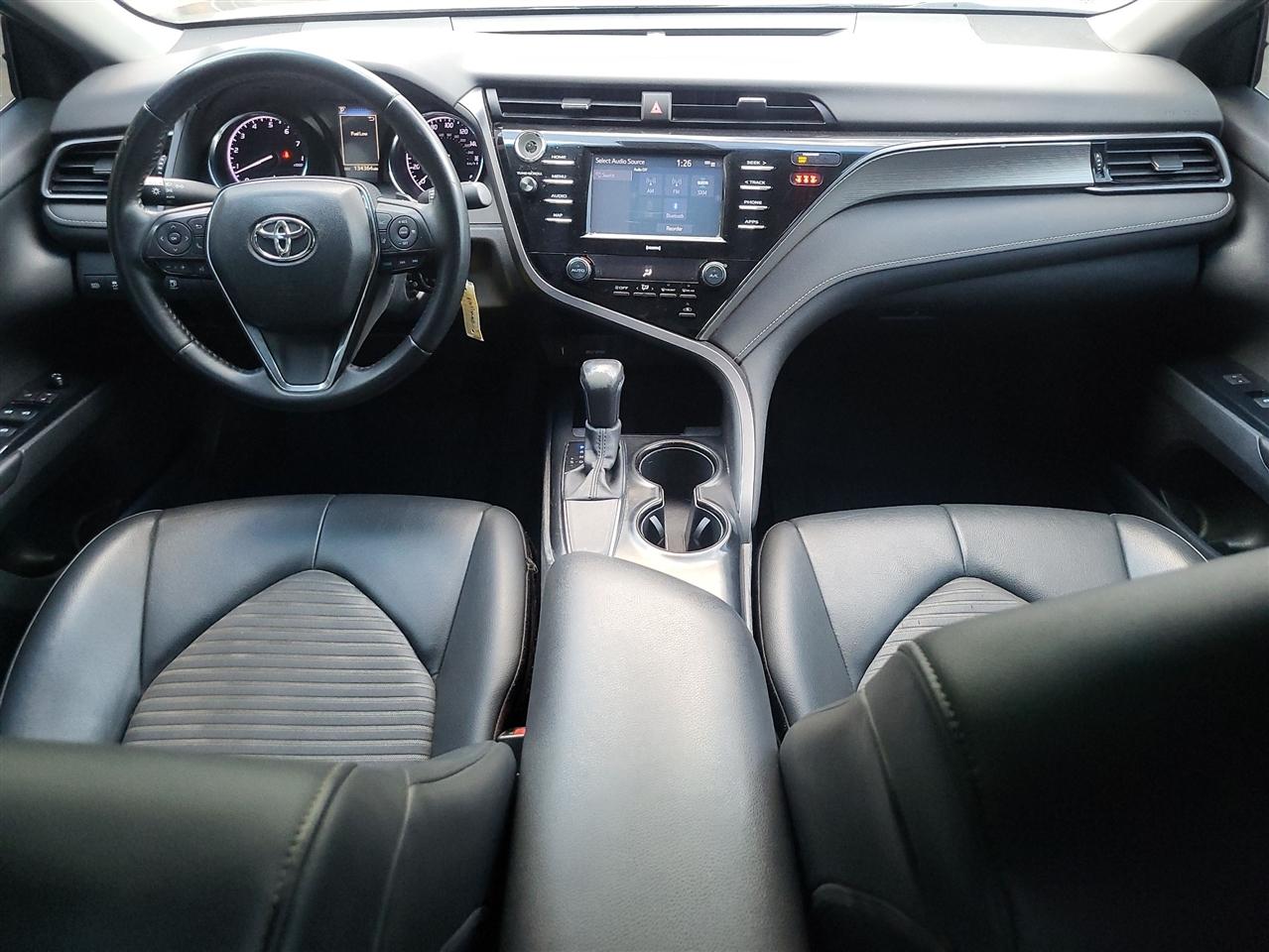 Toyota Camry SE 2020