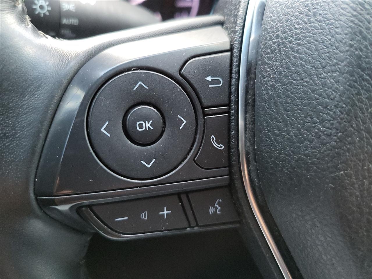 Toyota Camry SE 2020
