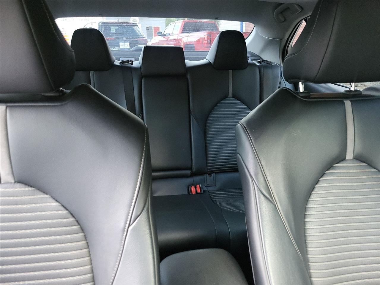 Toyota Camry SE 2020