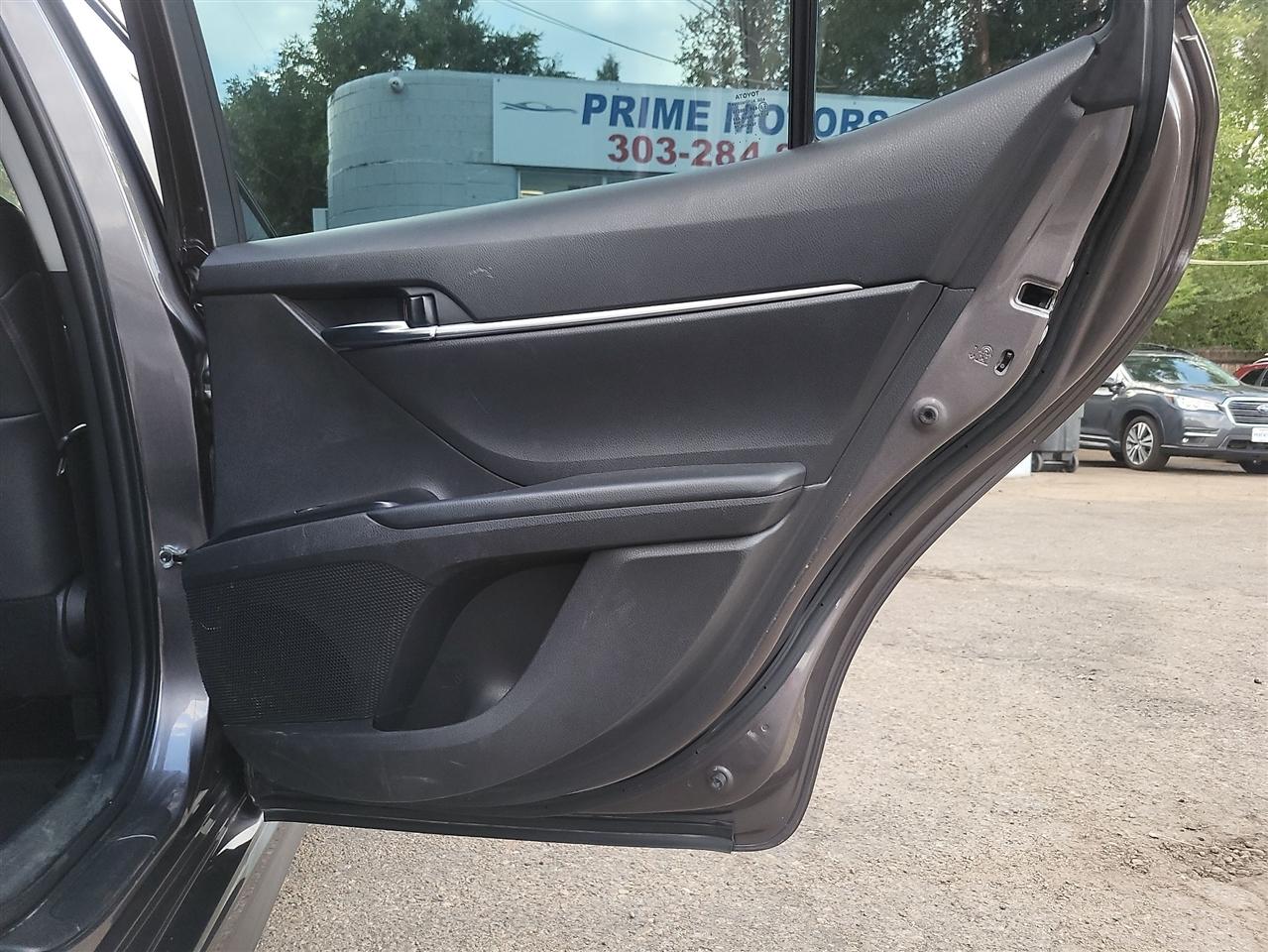 Toyota Camry SE 2020