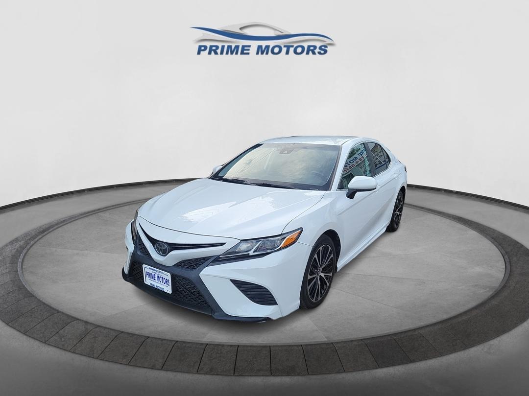 Toyota Camry SE 2020