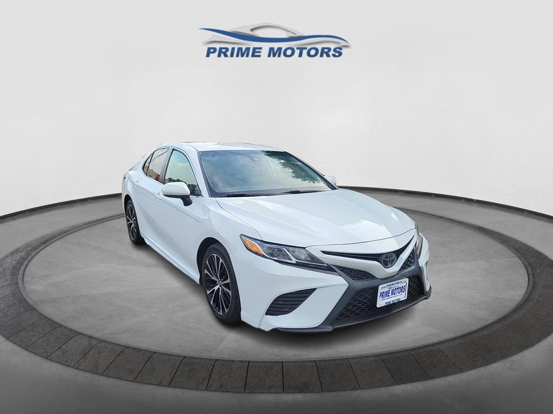 Toyota Camry SE 2020