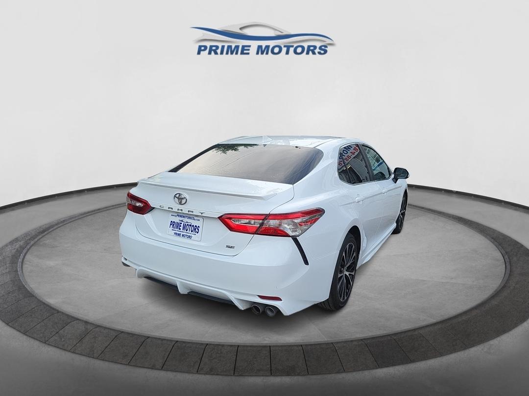 Toyota Camry SE 2020