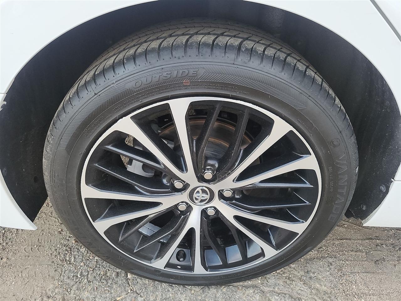 Toyota Camry SE 2020