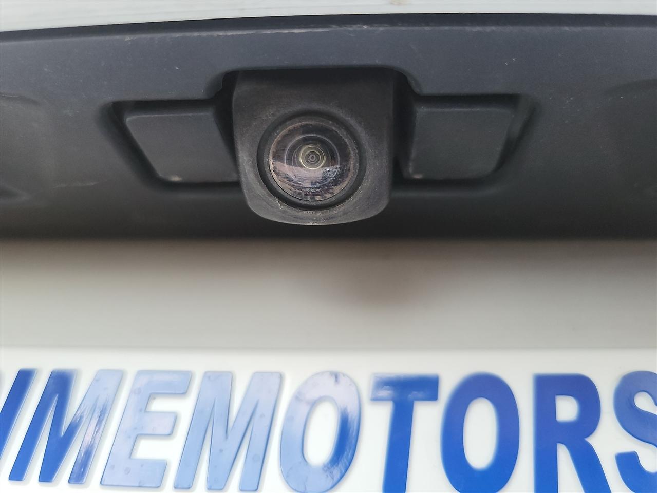 Toyota Camry SE 2020