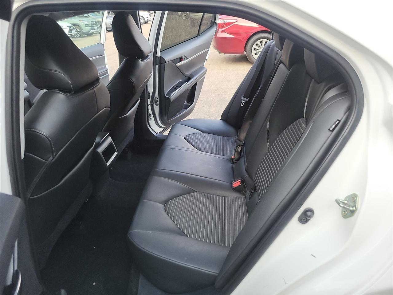 Toyota Camry SE 2020