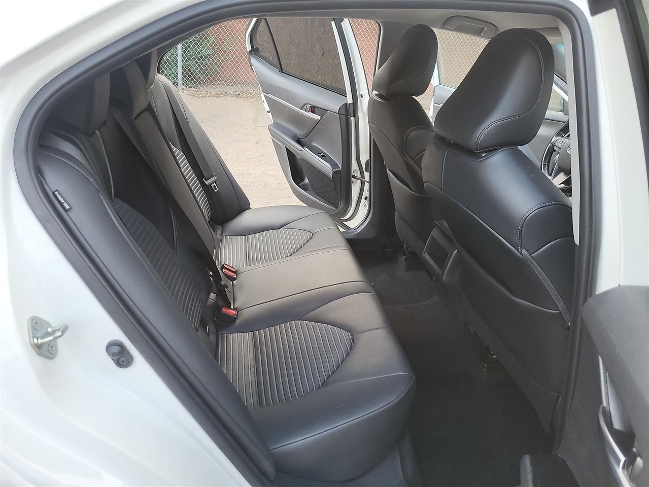 Toyota Camry SE 2020
