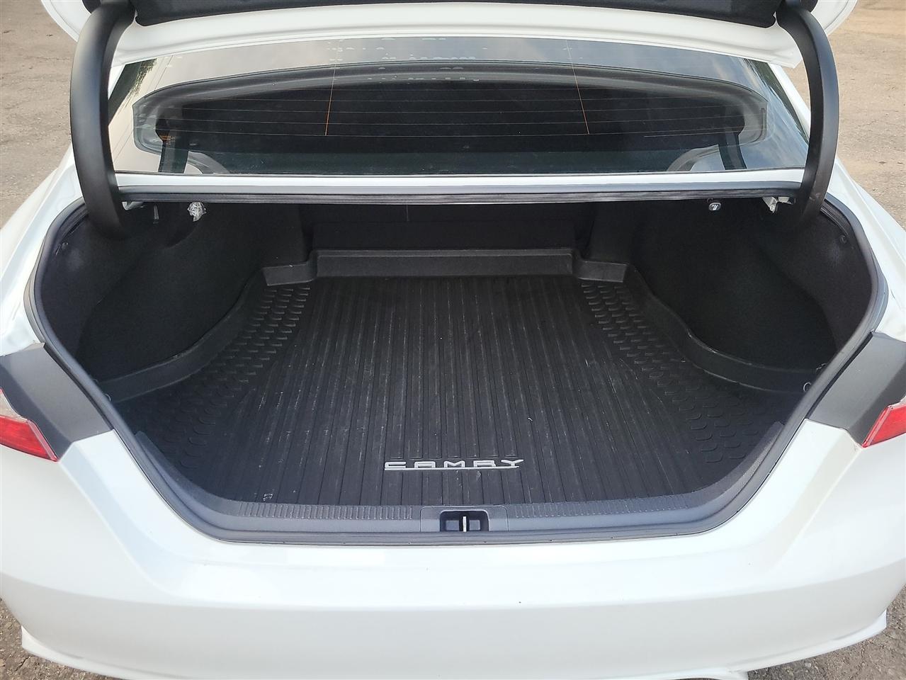 Toyota Camry SE 2020