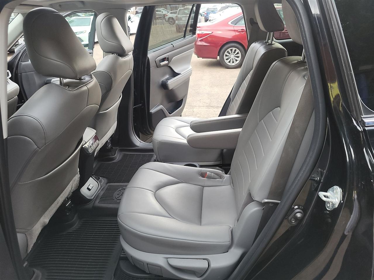 Toyota Highlander Hybrid  2022