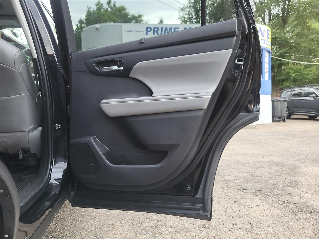 Toyota Highlander Hybrid  2022