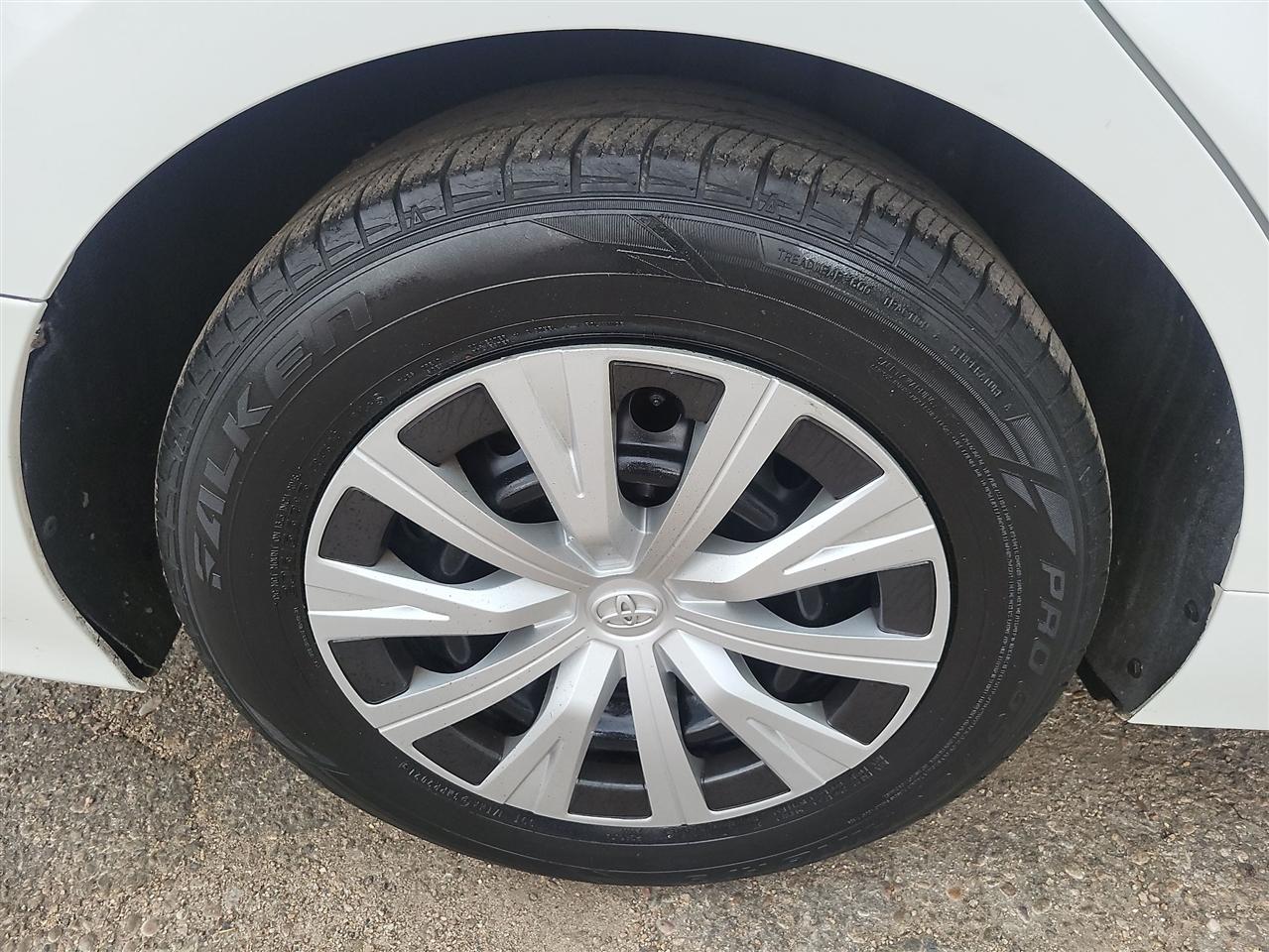 Toyota Camry Hybrid LE 2018