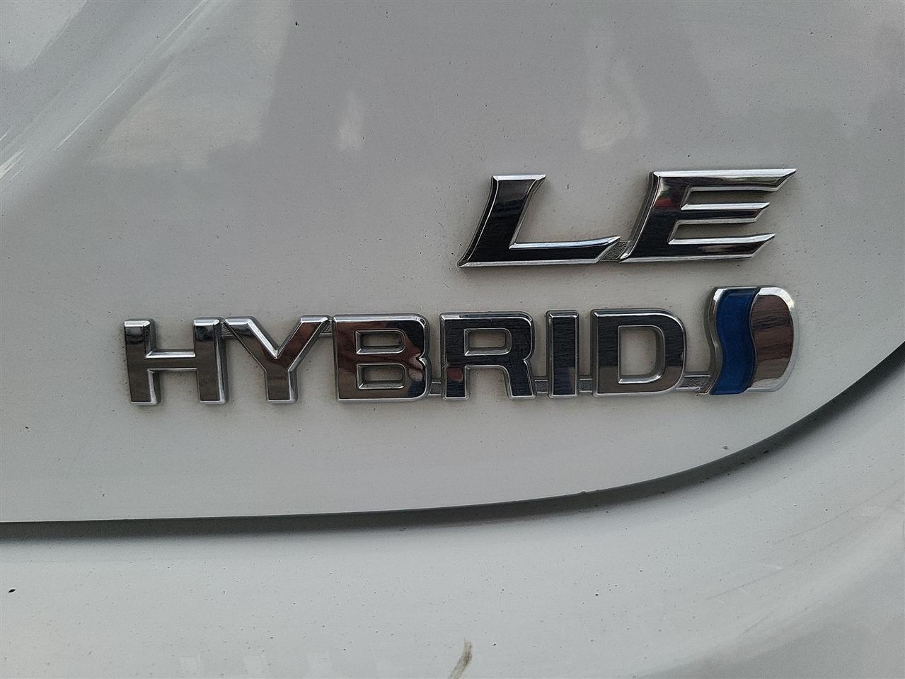 Toyota Camry Hybrid LE 2018