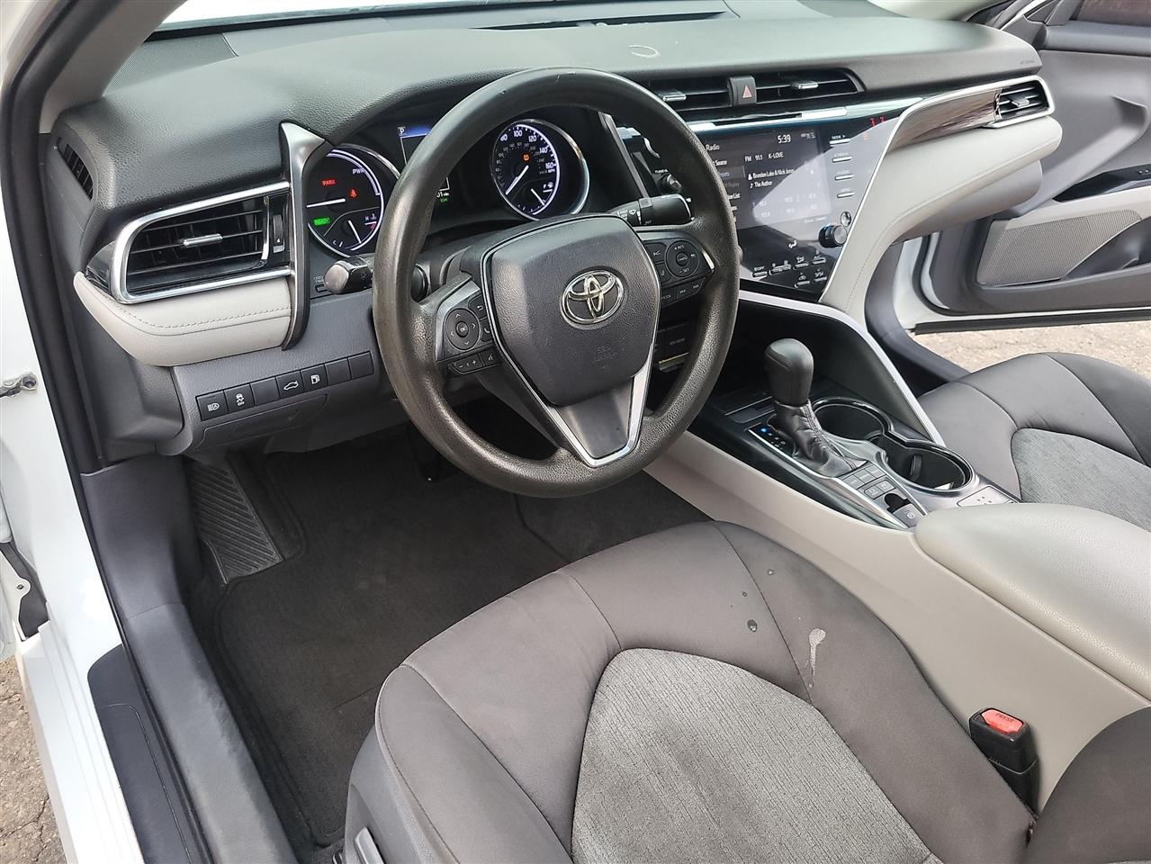 Toyota Camry Hybrid LE 2018