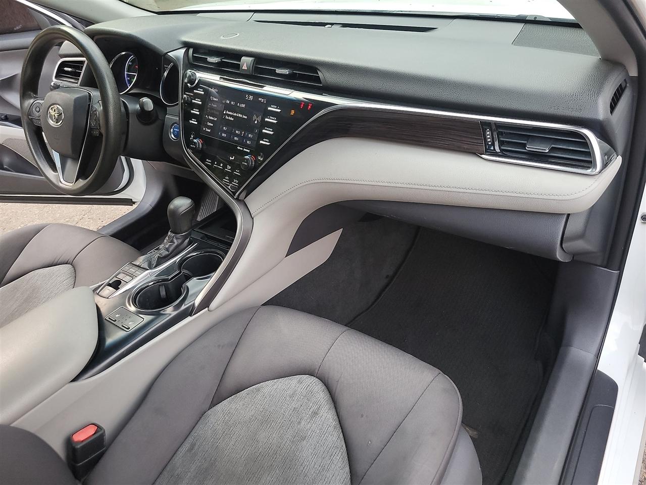 Toyota Camry Hybrid LE 2018