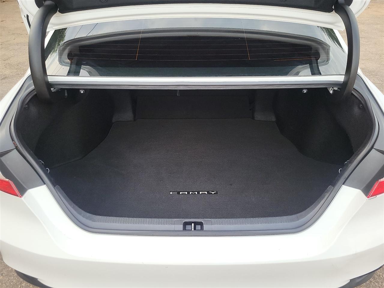 Toyota Camry Hybrid LE 2018