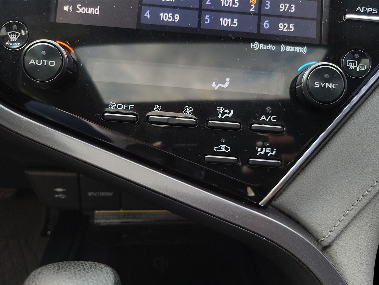Toyota Camry Hybrid LE 2018