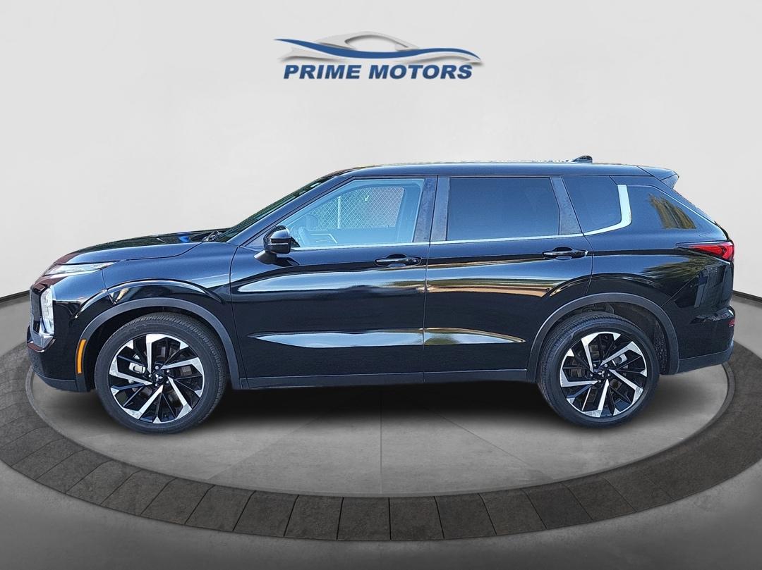 2022 Mitsubishi Outlander ES 2WD