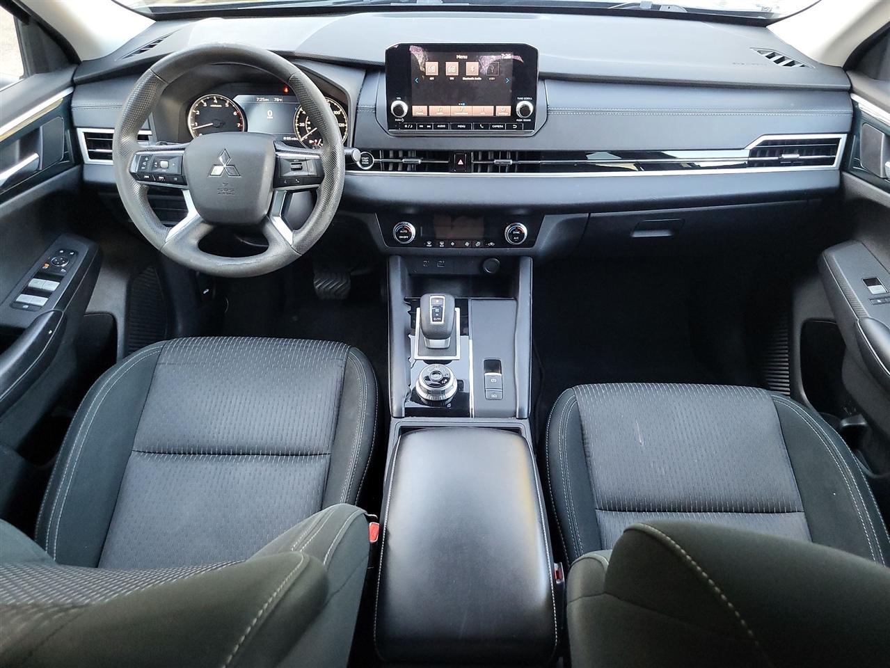 Mitsubishi Outlander ES 2WD 2022